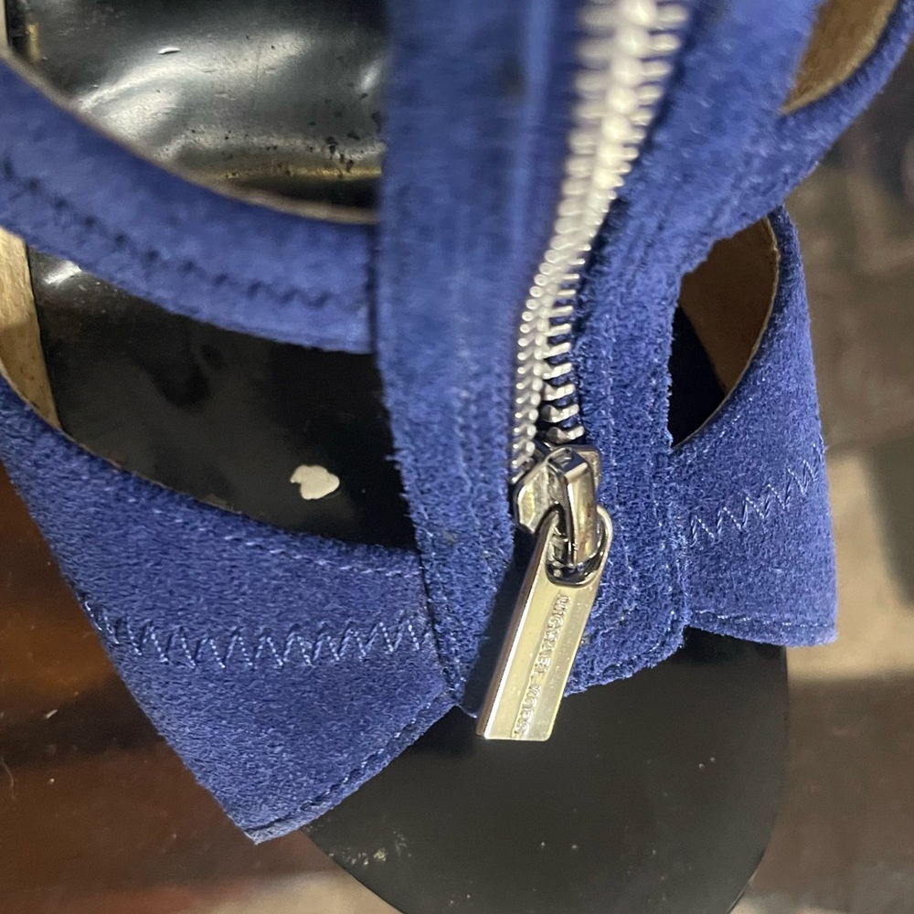 Michael Kors - Beautiful Blue Leather Women's Heels in Size 7M slip in zip up! - Picture 12 of 16